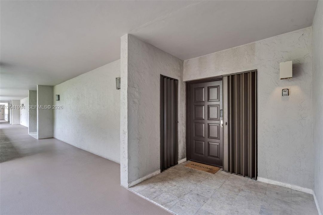 En Venta: $1,600,000 (3 camas, 3 baños, 1720 Pies cuadrados)