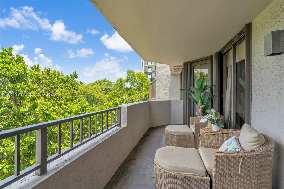 En Venta: $1,600,000 (3 camas, 3 baños, 1720 Pies cuadrados)