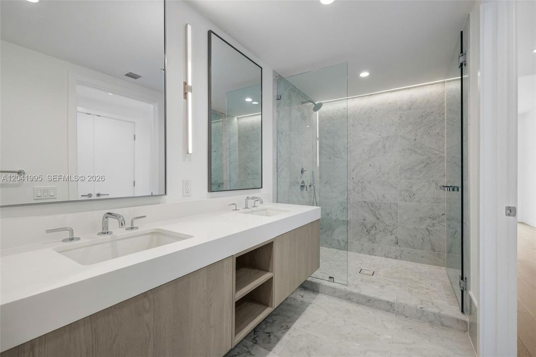 For Sale: $1,349,000 (1 beds, 2 baths, 1125 Square Feet)