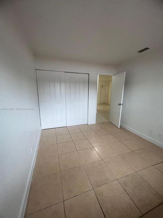 В аренду: $1,800 (2 спален, 1 ванн, 2286 Квадратных фут)