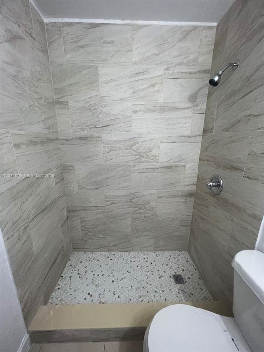 В аренду: $1,800 (2 спален, 1 ванн, 2286 Квадратных фут)