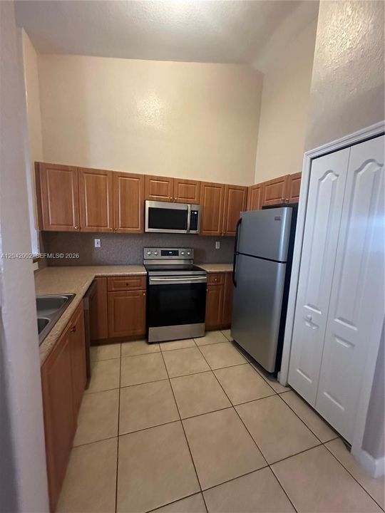 For Rent: $1,850 (3 beds, 2 baths, 1182 Square Feet)