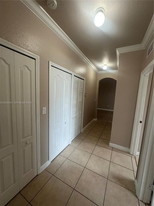 For Rent: $1,850 (3 beds, 2 baths, 1182 Square Feet)