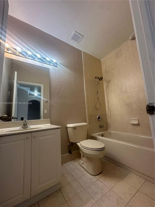 For Rent: $1,850 (3 beds, 2 baths, 1182 Square Feet)