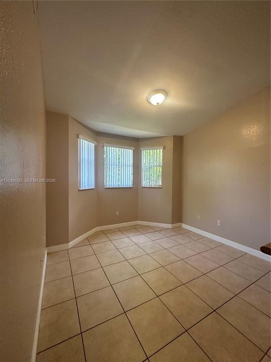 For Rent: $1,850 (3 beds, 2 baths, 1182 Square Feet)