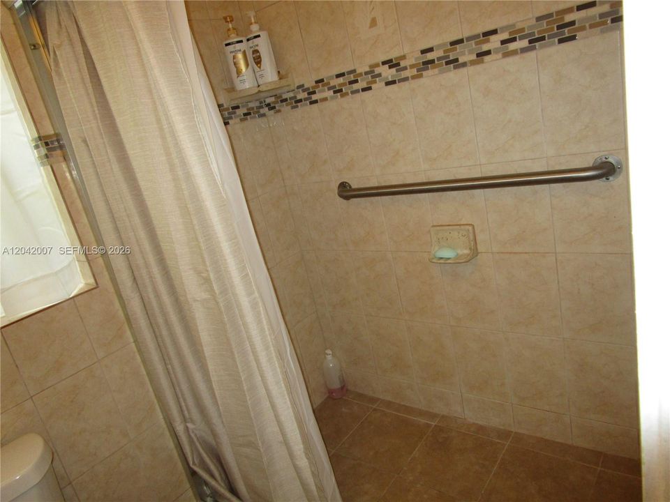 На продажу: $629,000 (3 спален, 2 ванн, 1614 Квадратных фут)