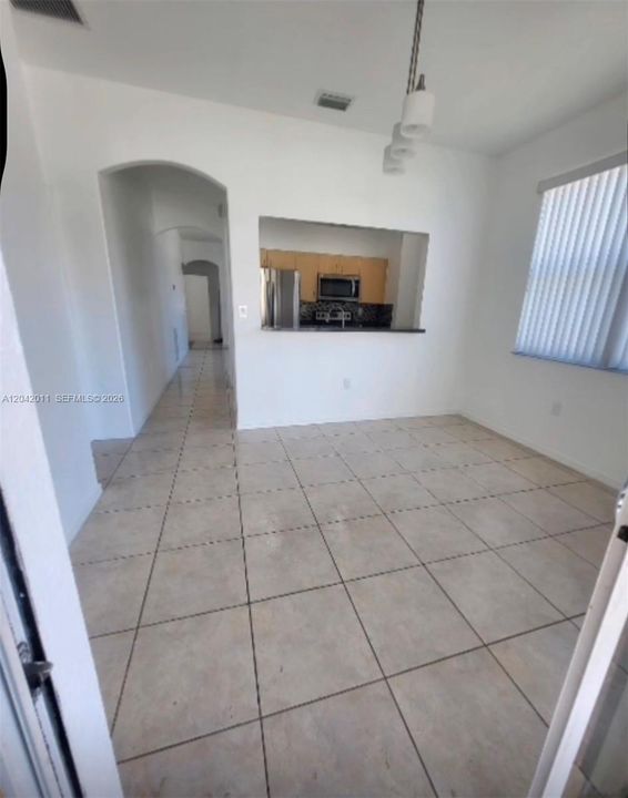 For Rent: $2,700 (3 beds, 2 baths, 1250 Square Feet)