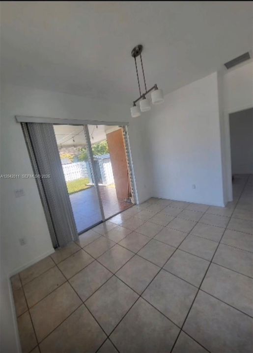For Rent: $2,700 (3 beds, 2 baths, 1250 Square Feet)