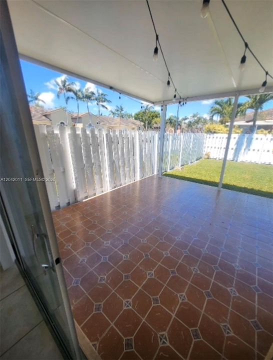 For Rent: $2,700 (3 beds, 2 baths, 1250 Square Feet)