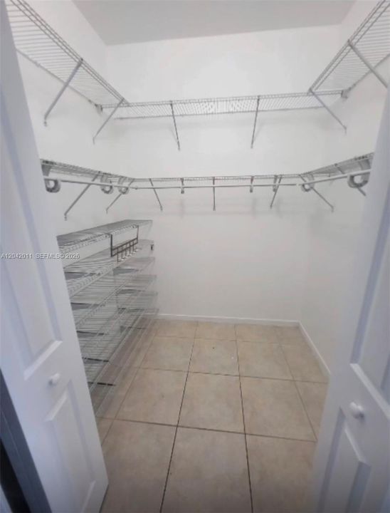 For Rent: $2,700 (3 beds, 2 baths, 1250 Square Feet)