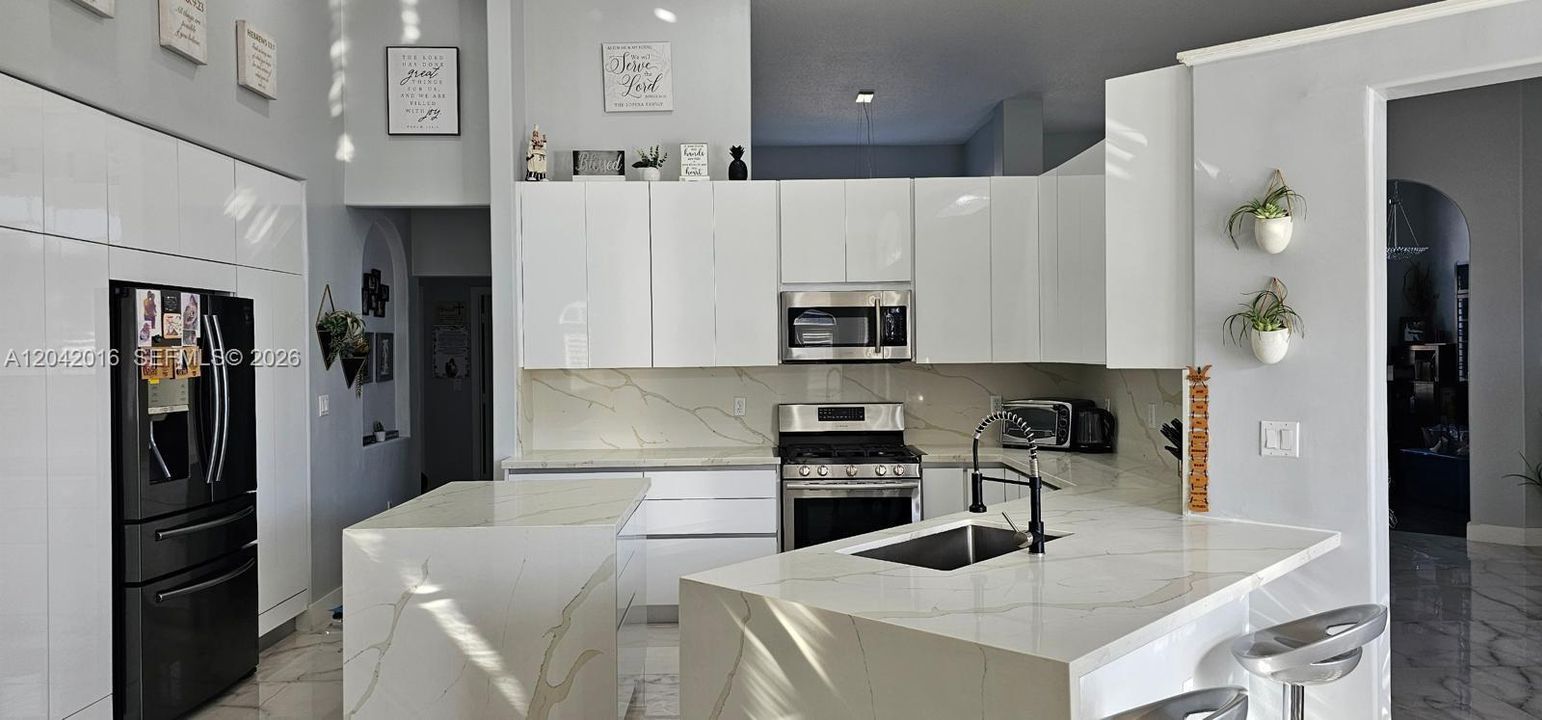 For Rent: $5,500 (5 beds, 3 baths, 2829 Square Feet)