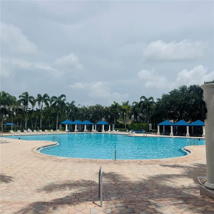 Active With Contract: $5,500 (4 beds, 3 baths, 2829 Square Feet)