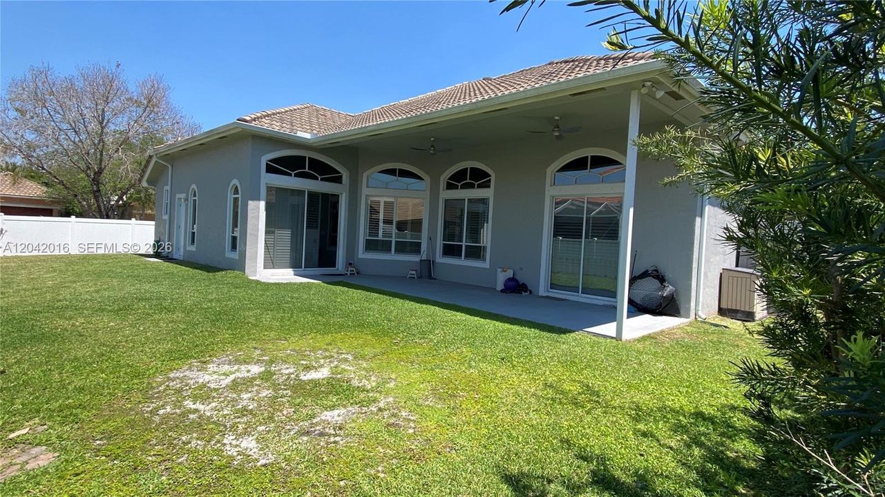 For Rent: $5,500 (5 beds, 3 baths, 2829 Square Feet)