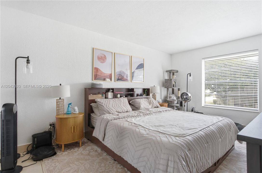 For Sale: $410,000 (3 beds, 2 baths, 1306 Square Feet)