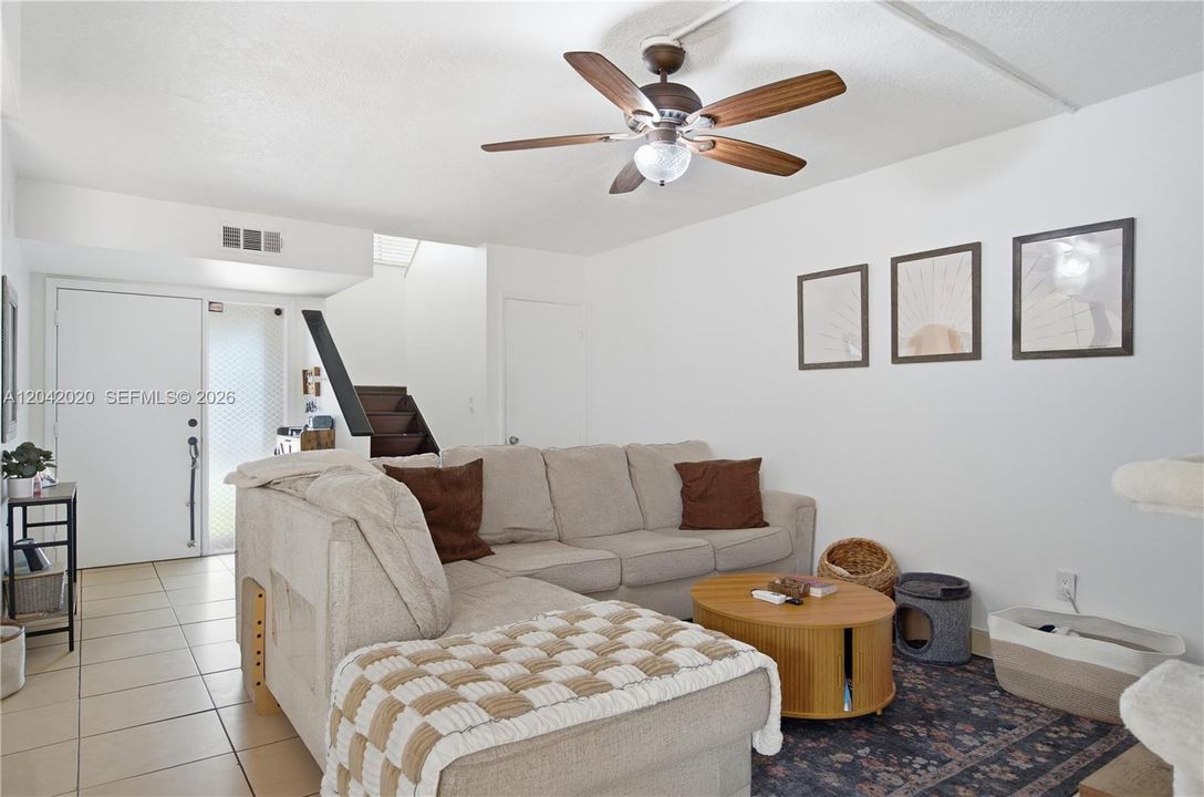 For Sale: $410,000 (3 beds, 2 baths, 1306 Square Feet)