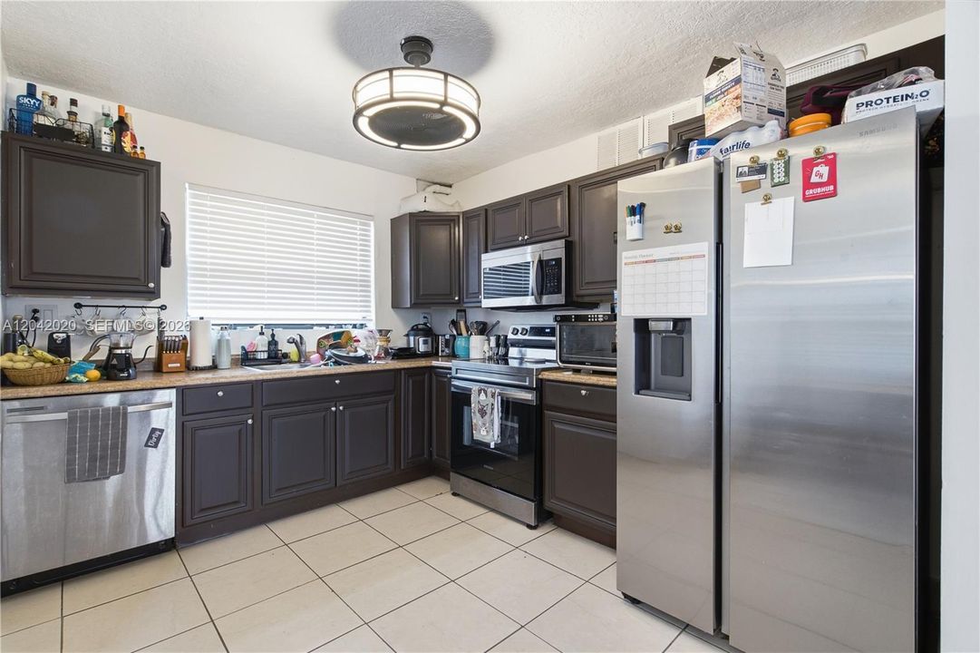 For Sale: $410,000 (3 beds, 2 baths, 1306 Square Feet)