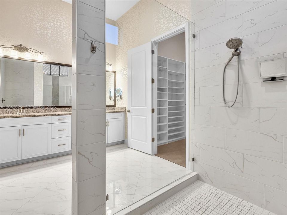 En Venta: $1,780,000 (3 camas, 3 baños, 3227 Pies cuadrados)