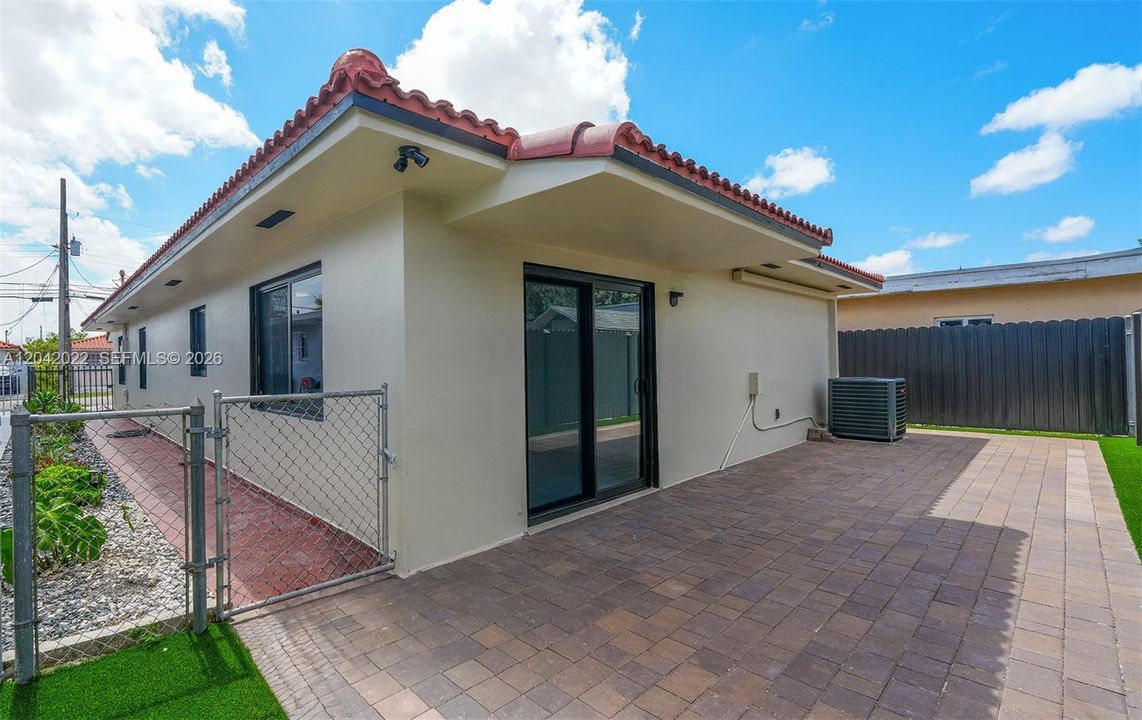 For Sale: $629,000 (3 beds, 2 baths, 1484 Square Feet)