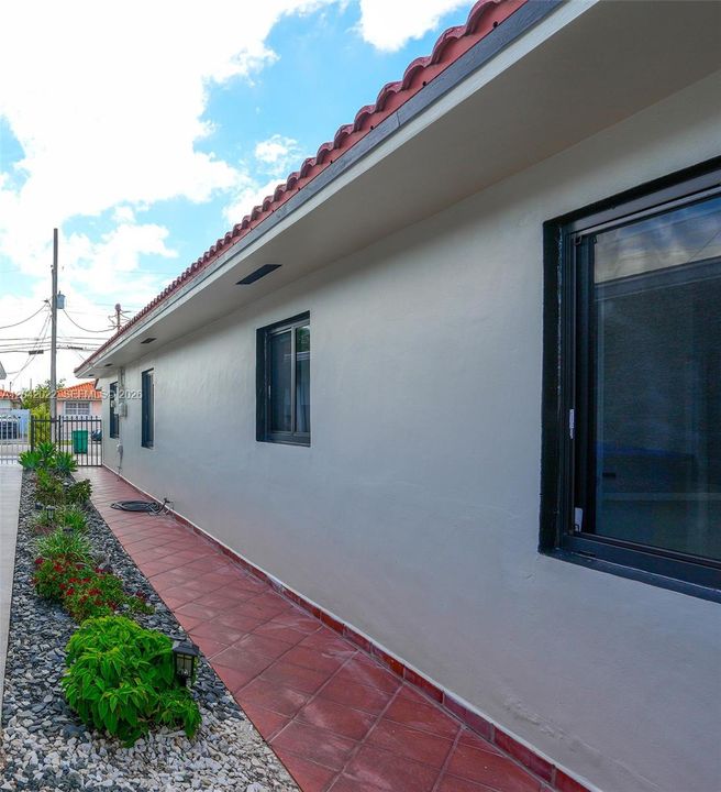 For Sale: $629,000 (3 beds, 2 baths, 1484 Square Feet)