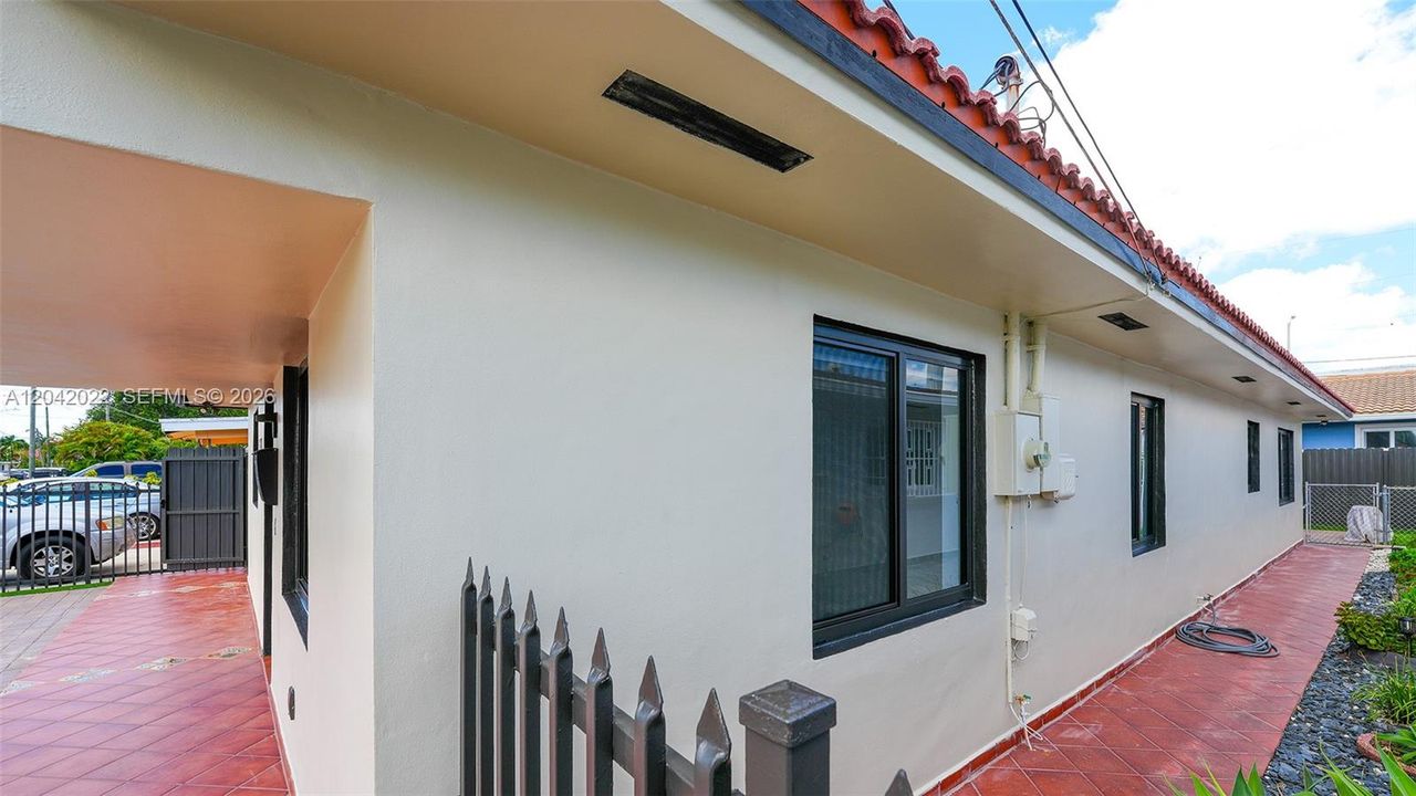 For Sale: $629,000 (3 beds, 2 baths, 1484 Square Feet)