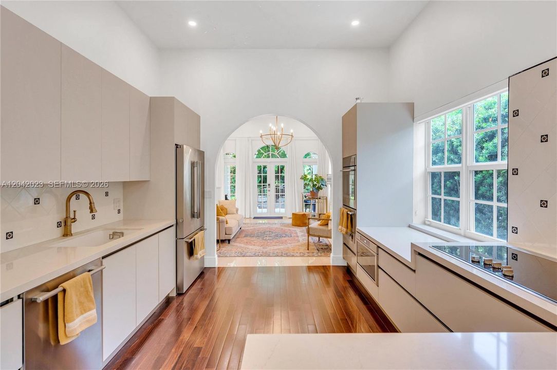 For Rent: $14,500 (5 beds, 4 baths, 3010 Square Feet)