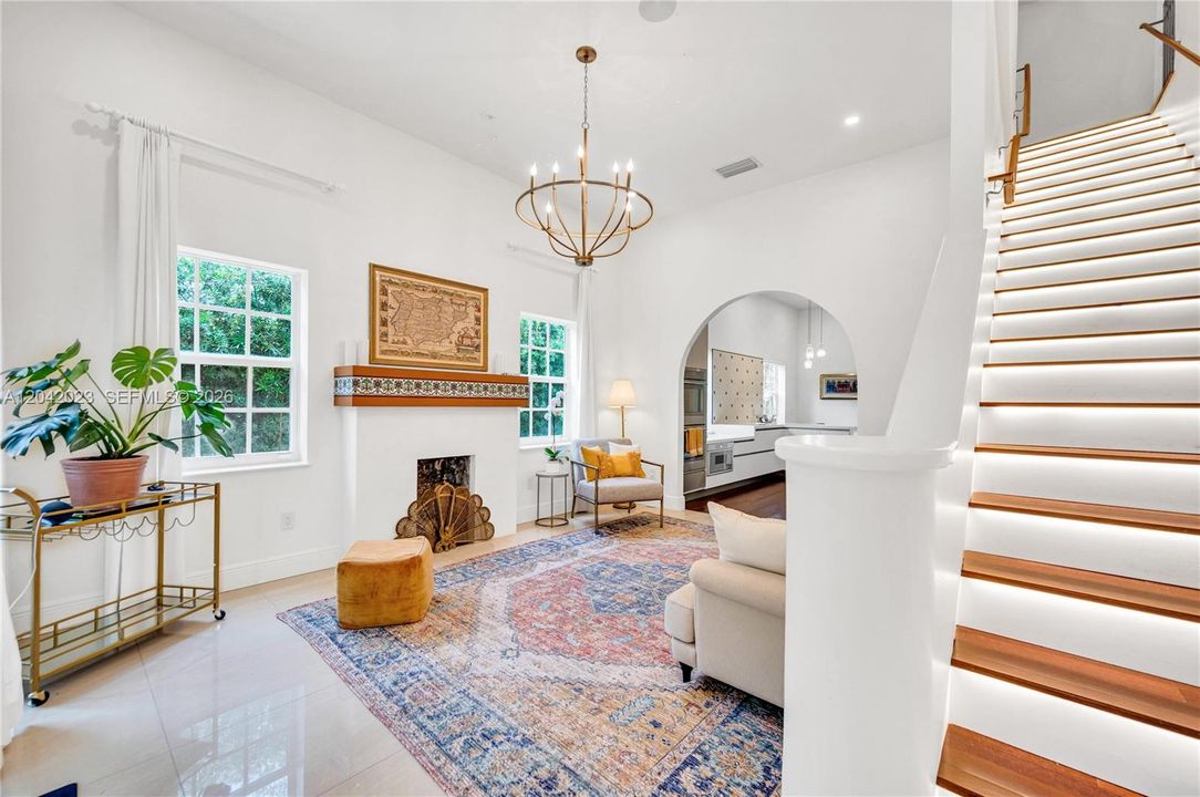 For Rent: $14,500 (5 beds, 4 baths, 3010 Square Feet)