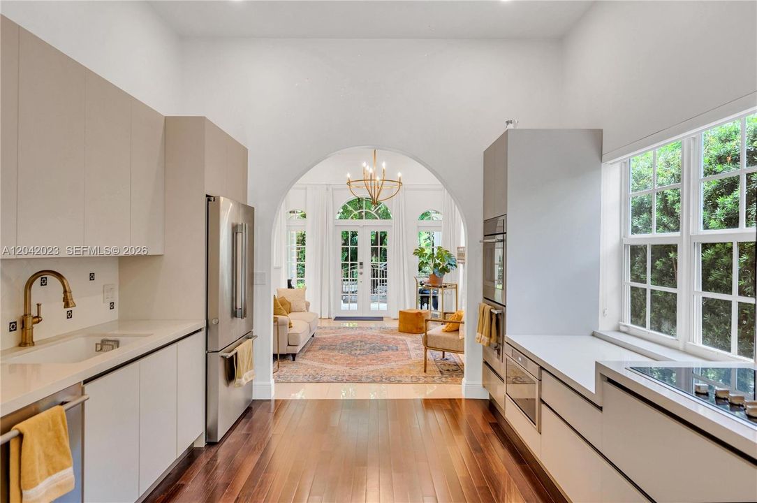 For Rent: $14,500 (5 beds, 4 baths, 3010 Square Feet)