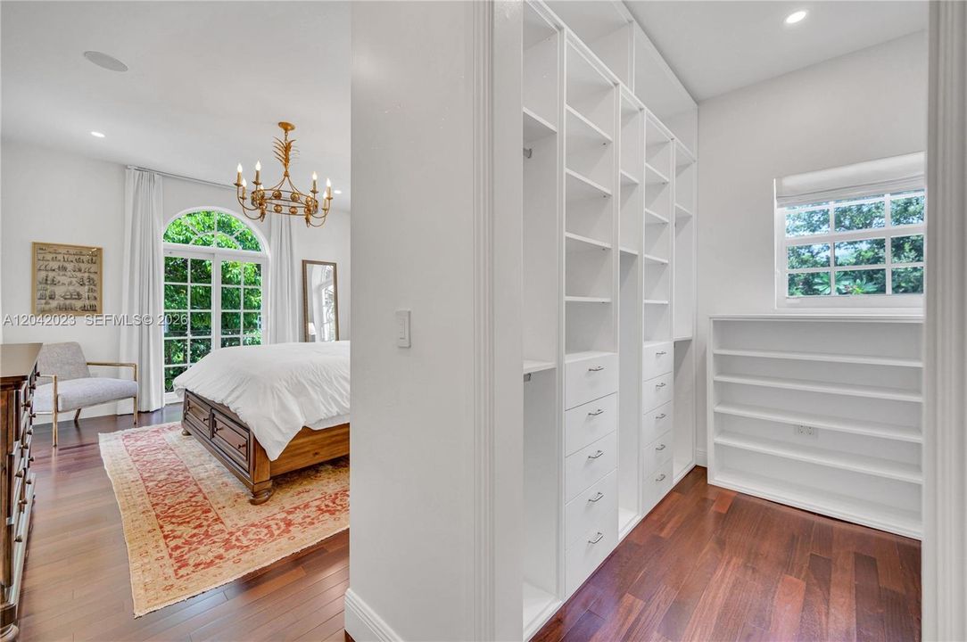For Rent: $14,500 (5 beds, 4 baths, 3010 Square Feet)