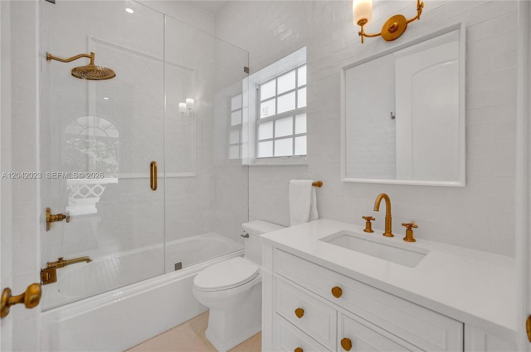 For Rent: $14,500 (5 beds, 4 baths, 3010 Square Feet)