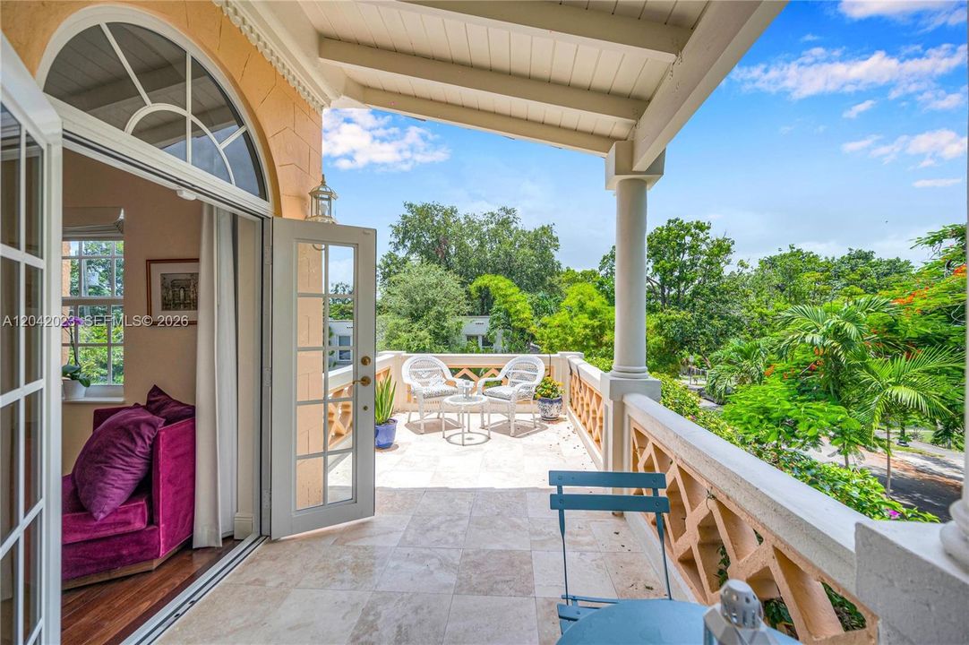 For Rent: $14,500 (5 beds, 4 baths, 3010 Square Feet)