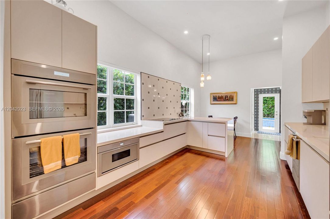 For Rent: $14,500 (5 beds, 4 baths, 3010 Square Feet)