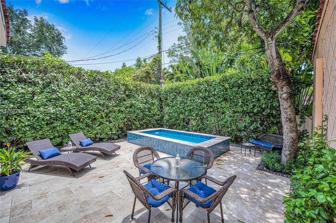 For Rent: $14,500 (5 beds, 4 baths, 3010 Square Feet)