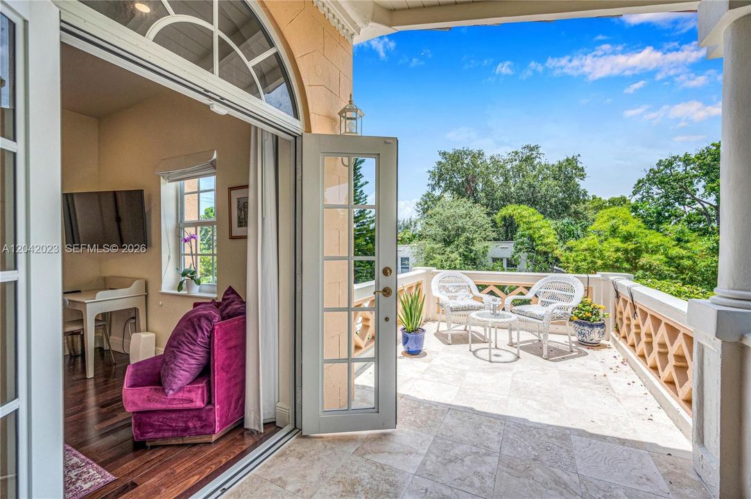 For Rent: $14,500 (5 beds, 4 baths, 3010 Square Feet)