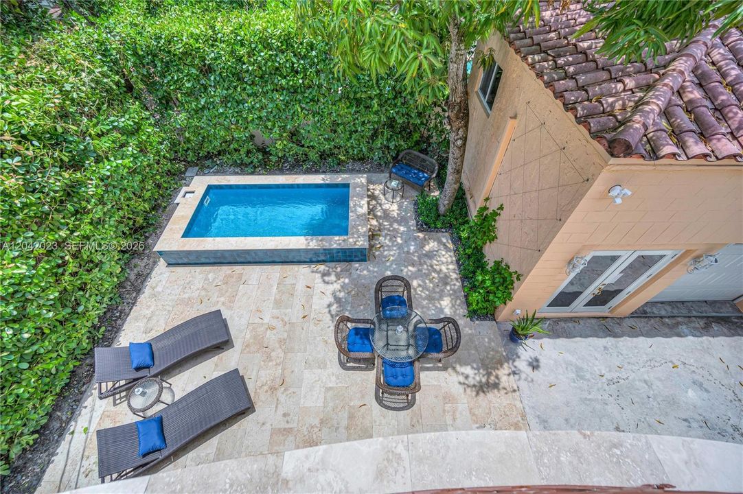 For Rent: $14,500 (5 beds, 4 baths, 3010 Square Feet)