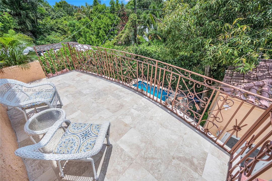 For Rent: $14,500 (5 beds, 4 baths, 3010 Square Feet)