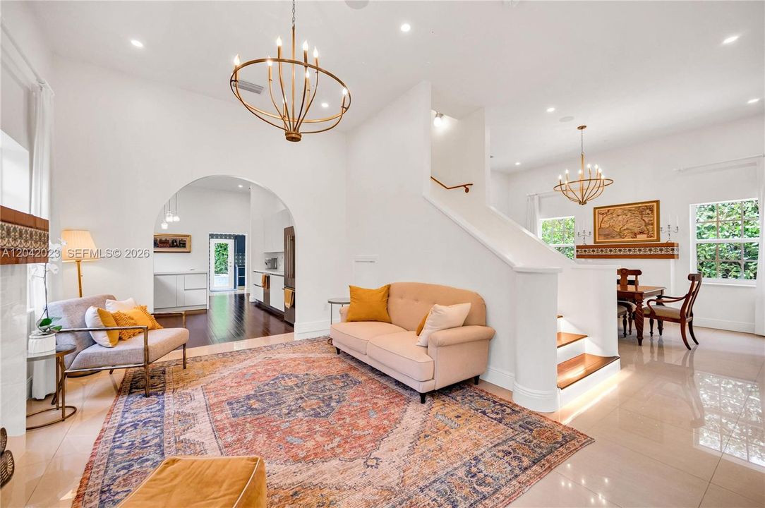 For Rent: $14,500 (5 beds, 4 baths, 3010 Square Feet)