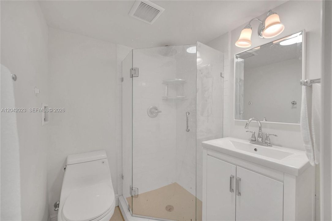 For Rent: $14,500 (5 beds, 4 baths, 3010 Square Feet)