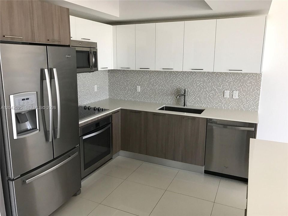 В аренду: $2,600 (1 спален, 1 ванн, 688 Квадратных фут)