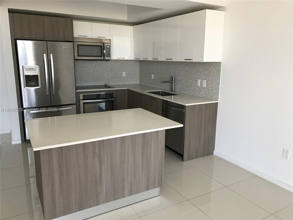 В аренду: $2,600 (1 спален, 1 ванн, 688 Квадратных фут)