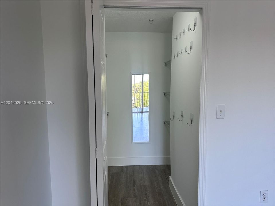 В аренду: $2,150 (1 спален, 1 ванн, 561 Квадратных фут)