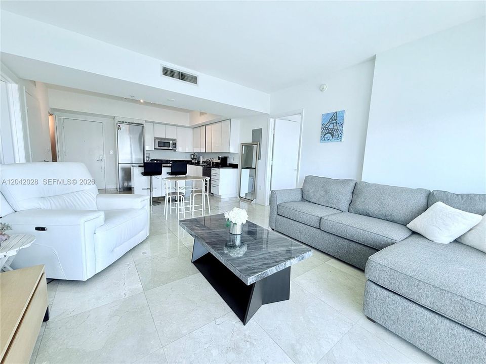 В аренду: $4,400 (2 спален, 2 ванн, 1118 Квадратных фут)