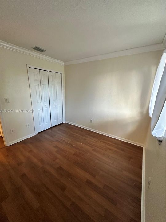 В аренду: $2,400 (4 спален, 3 ванн, 1302 Квадратных фут)
