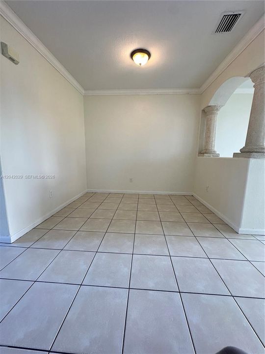 В аренду: $2,400 (4 спален, 3 ванн, 1302 Квадратных фут)