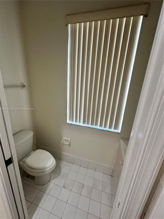 В аренду: $2,400 (4 спален, 3 ванн, 1302 Квадратных фут)