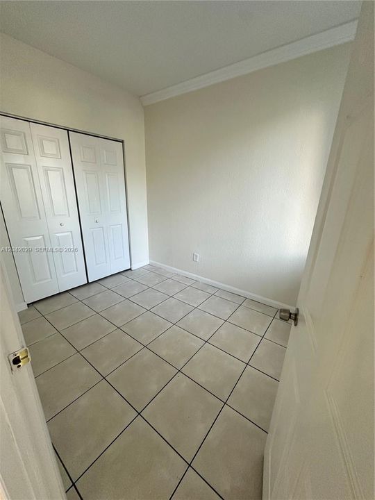 В аренду: $2,400 (4 спален, 3 ванн, 1302 Квадратных фут)