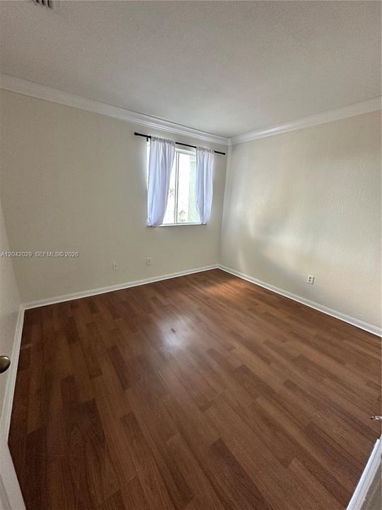 В аренду: $2,400 (4 спален, 3 ванн, 1302 Квадратных фут)