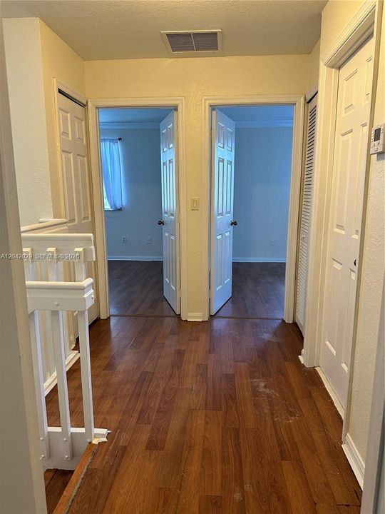 В аренду: $2,400 (4 спален, 3 ванн, 1302 Квадратных фут)