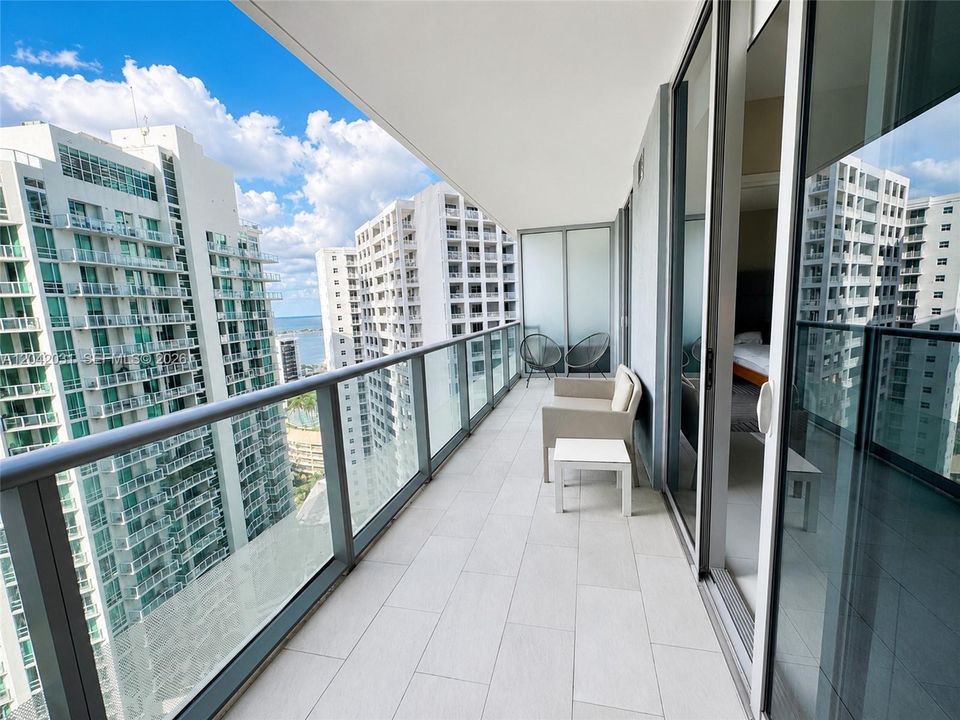 В аренду: $4,800 (1 спален, 1 ванн, 696 Квадратных фут)