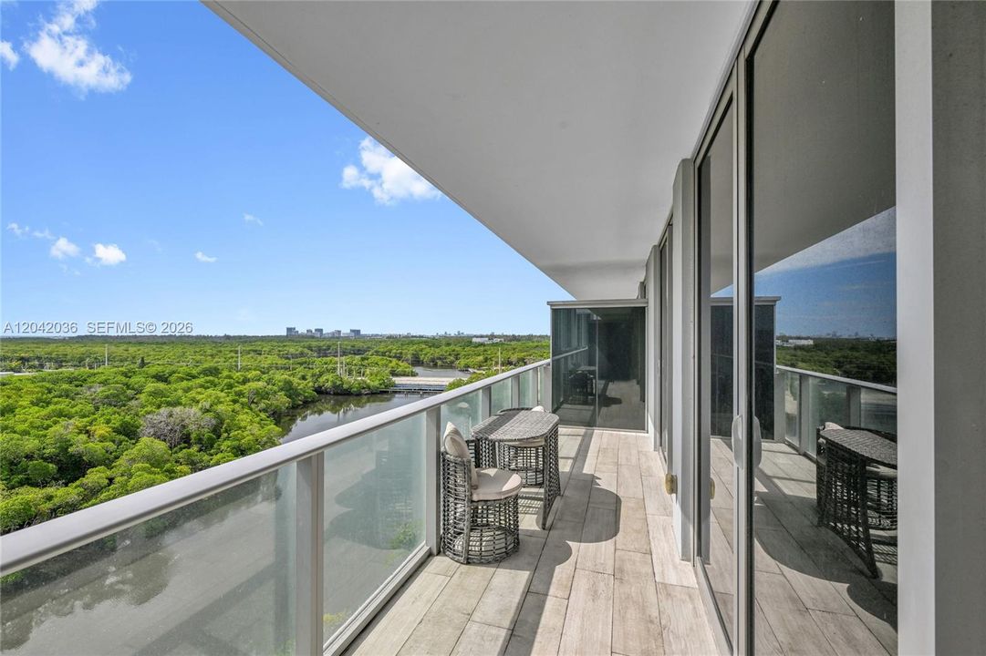 En Venta: $550,000 (1 camas, 2 baños, 937 Pies cuadrados)