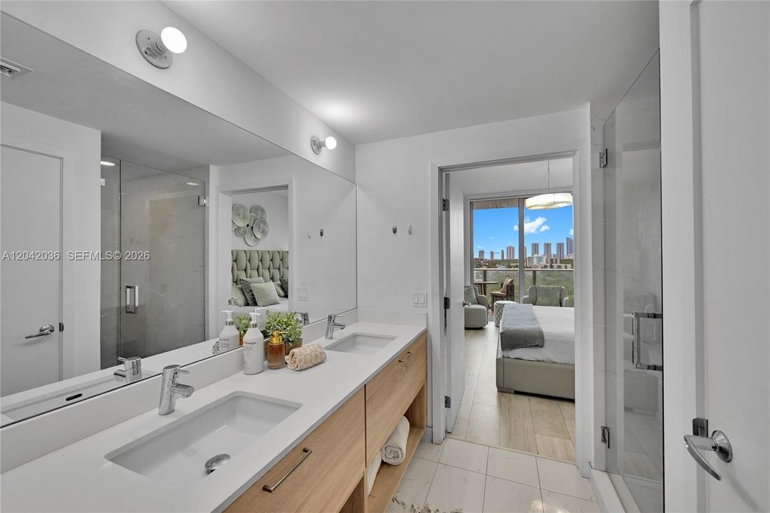 En Venta: $550,000 (1 camas, 2 baños, 937 Pies cuadrados)